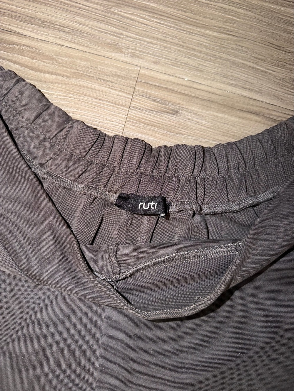 RUTI Grey Almost Skirt Pants size S/M - Picture 2 of 10